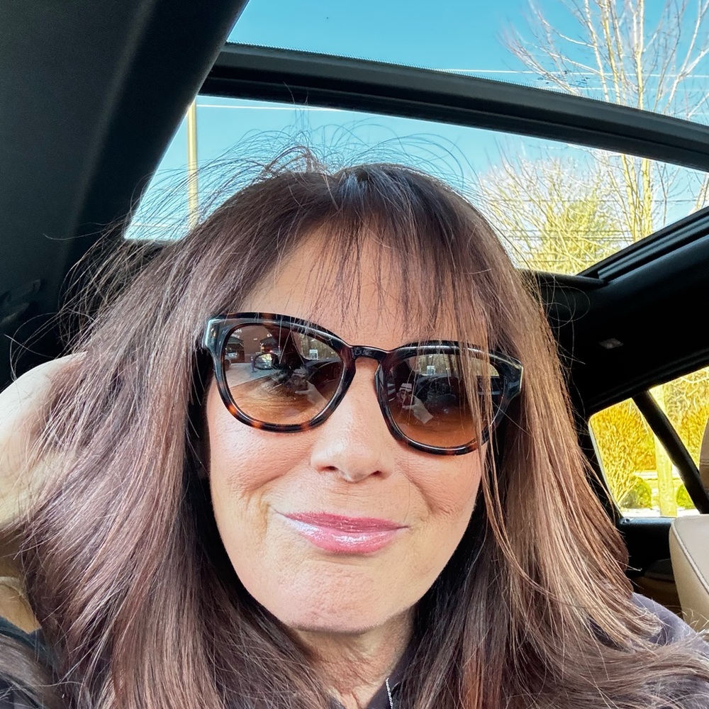 Meet your Posher, Melissa